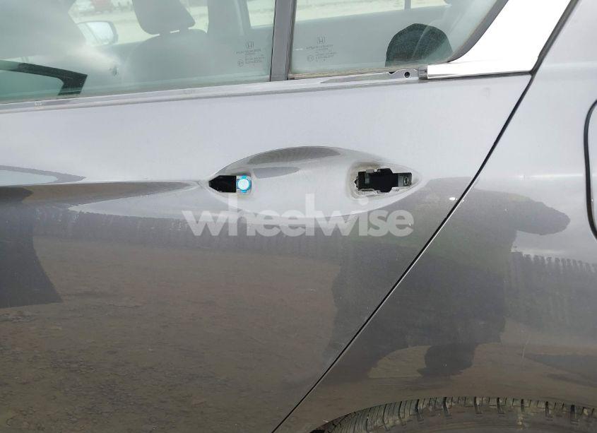 Photo 18 of 2017 Honda Accord EX-L (VIN 1HGCR2F98HA241543)