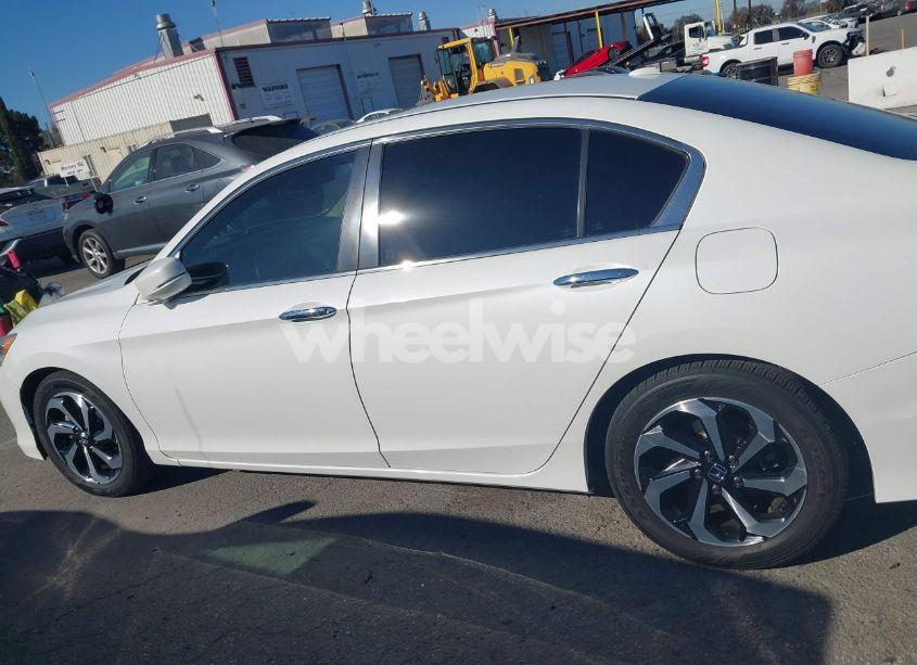 Photo 14 of 2016 Honda Accord EX-L (VIN 1HGCR2F99GA208856)