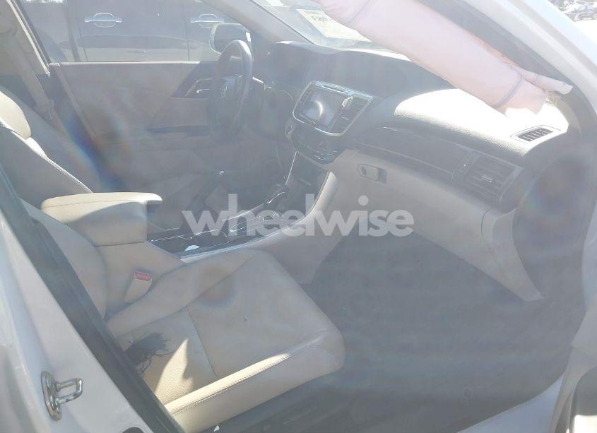 Photo 5 of 2016 Honda Accord EX-L (VIN 1HGCR2F99GA208856)