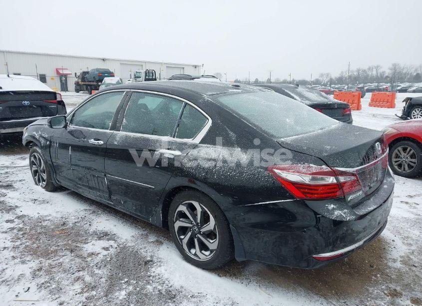 Photo 3 of 2017 Honda Accord EX-L (VIN 1HGCR2F9XHA122425)