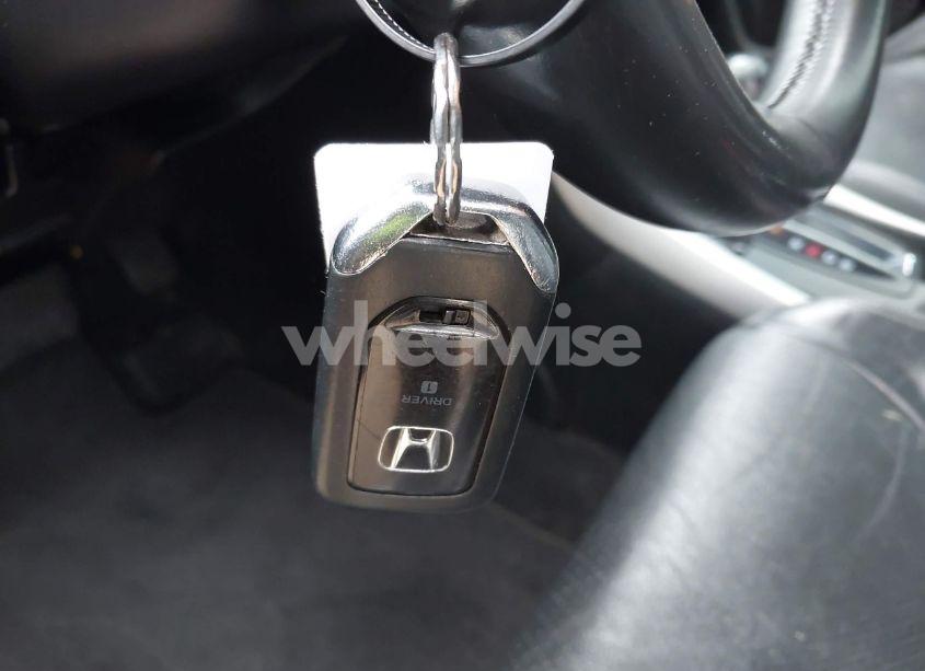 Photo 11 of 2016 Honda Accord EX-L V-6 (VIN 1HGCR3F01GA002728)