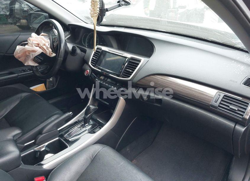 Photo 5 of 2016 Honda Accord EX-L V-6 (VIN 1HGCR3F01GA002728)