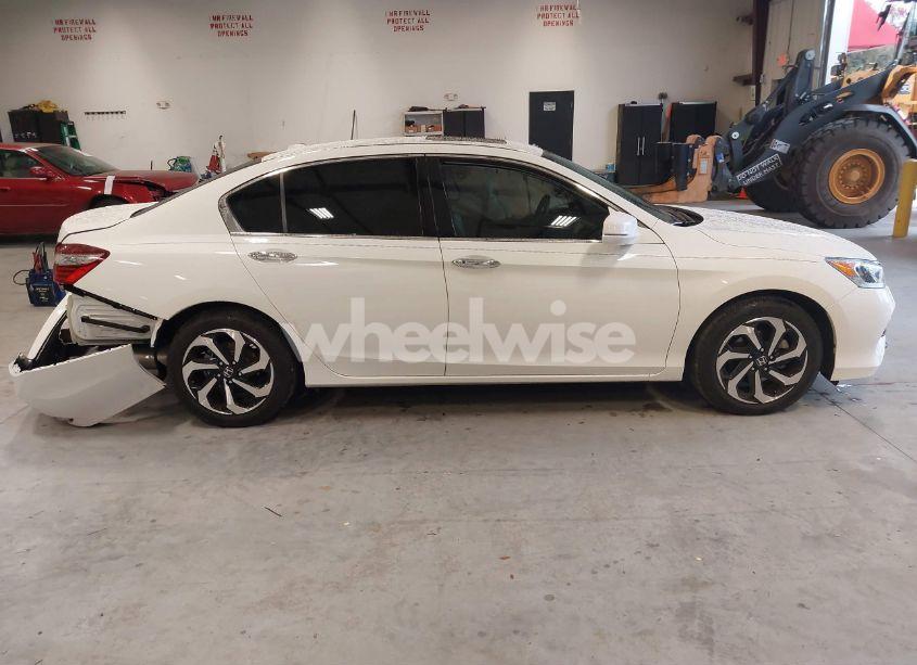 Photo 13 of 2017 Honda Accord EX-L V6 (VIN 1HGCR3F01HA002956)
