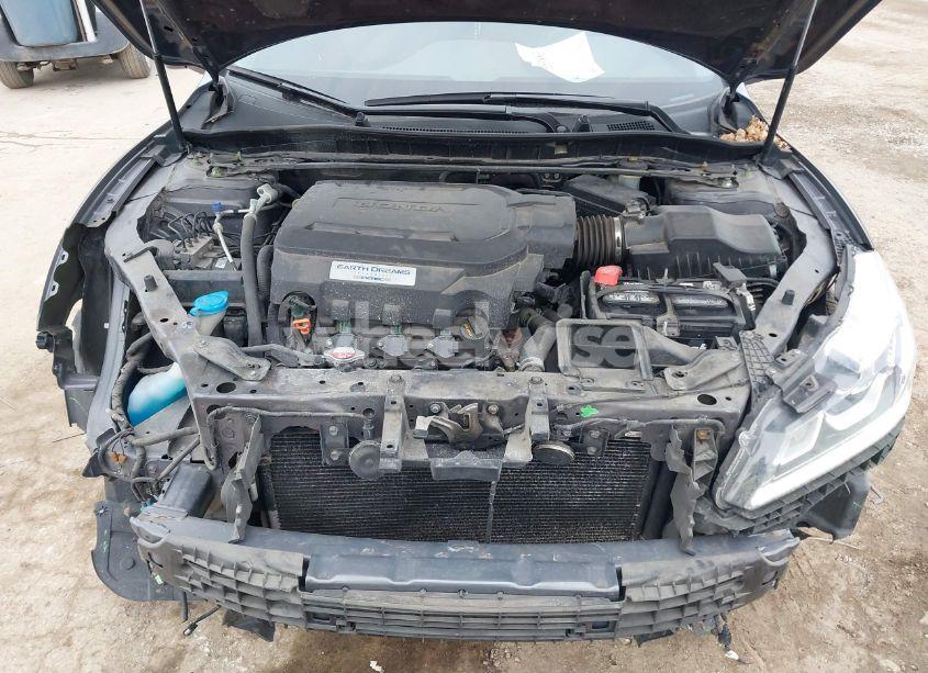 Photo 10 of 2017 Honda Accord EX-L V6 (VIN 1HGCR3F01HA032765)