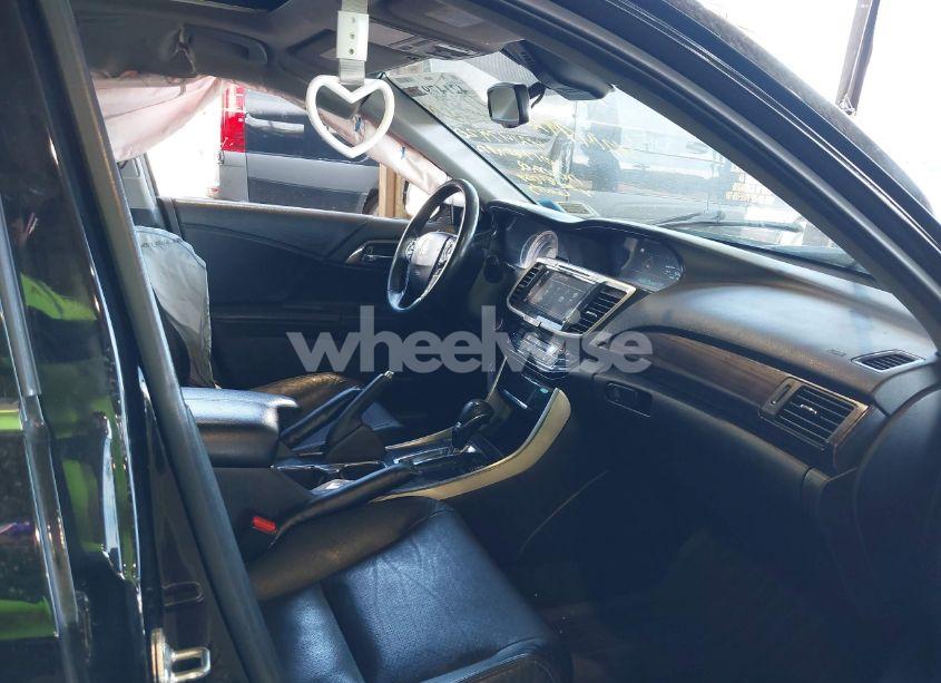 Photo 5 of 2017 Honda Accord EX-L V6 (VIN 1HGCR3F01HA040865)