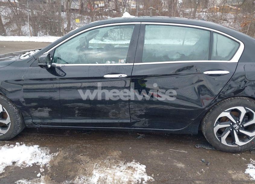 Photo 14 of 2017 Honda Accord EX-L V6 (VIN 1HGCR3F03HA022495)