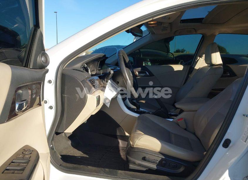 Photo 5 of 2016 Honda Accord EX-L V-6 (VIN 1HGCR3F05GA000609)