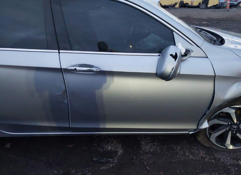 Photo 17 of 2017 Honda Accord EX-L V6 (VIN 1HGCR3F06HA026542)