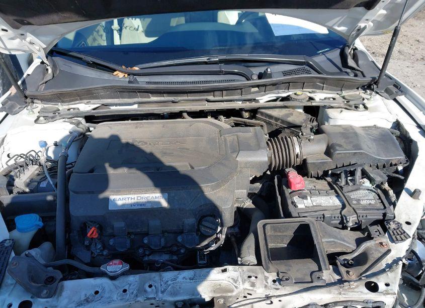 Photo 10 of 2016 Honda Accord EX-L V-6 (VIN 1HGCR3F08GA004668)