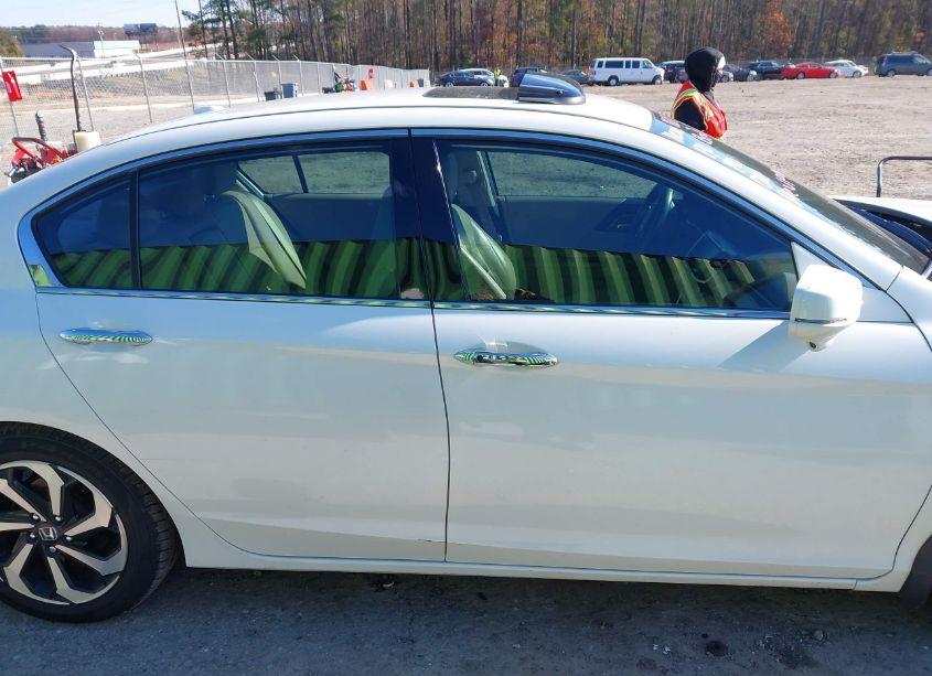 Photo 13 of 2016 Honda Accord EX-L V-6 (VIN 1HGCR3F08GA004668)