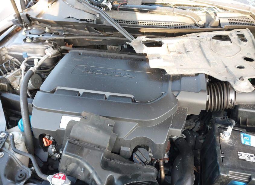 Photo 10 of 2016 Honda Accord EX-L V-6 (VIN 1HGCR3F08GA020997)