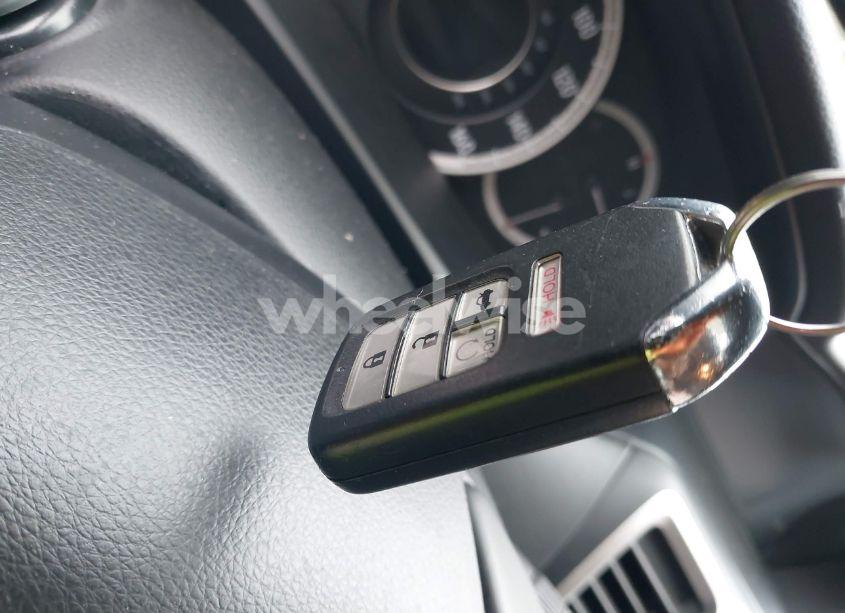 Photo 11 of 2016 Honda Accord EX-L (VIN 1HGCR3F08GA022944)