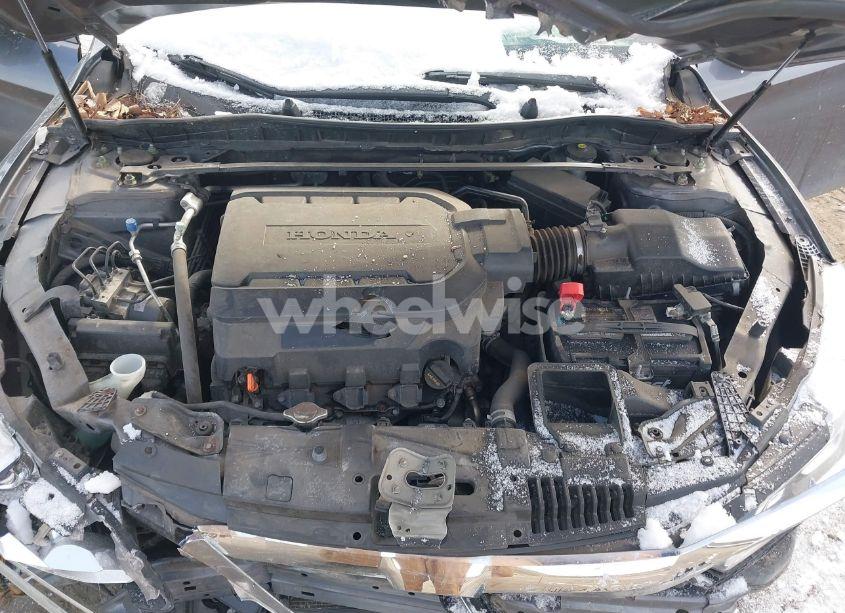 Photo 10 of 2016 Honda Accord EX-L V-6 (VIN 1HGCR3F08GA023012)