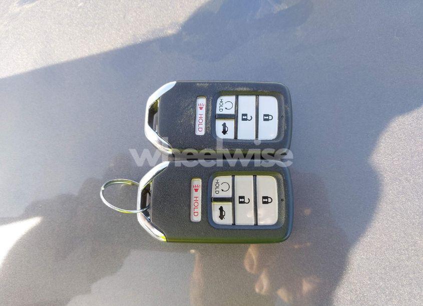 Photo 11 of 2016 Honda Accord EX-L V-6 (VIN 1HGCR3F08GA023012)