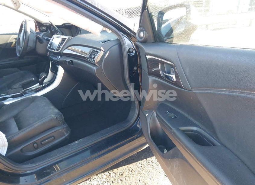 Photo 5 of 2017 Honda Accord EX-L V6 (VIN 1HGCR3F09HA002378)