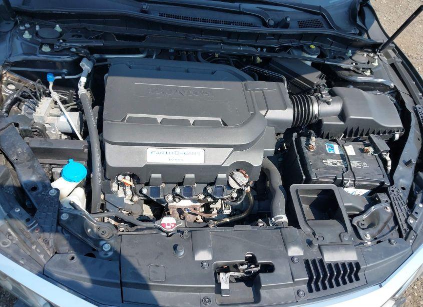 Photo 10 of 2017 Honda Accord EX-L V6 (VIN 1HGCR3F09HA007323)