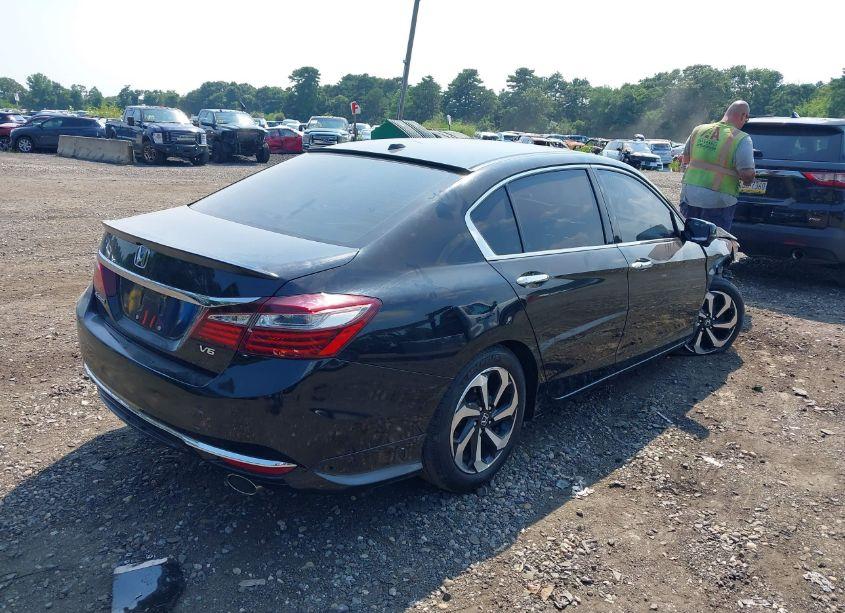 Photo 4 of 2017 Honda Accord EX-L V6 (VIN 1HGCR3F09HA007323)