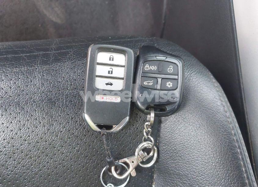 Photo 11 of 2015 Honda Accord EX-L V-6 (VIN 1HGCR3F80FA014373)