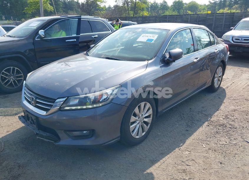 Photo 2 of 2015 Honda Accord EX-L V-6 (VIN 1HGCR3F80FA033120)
