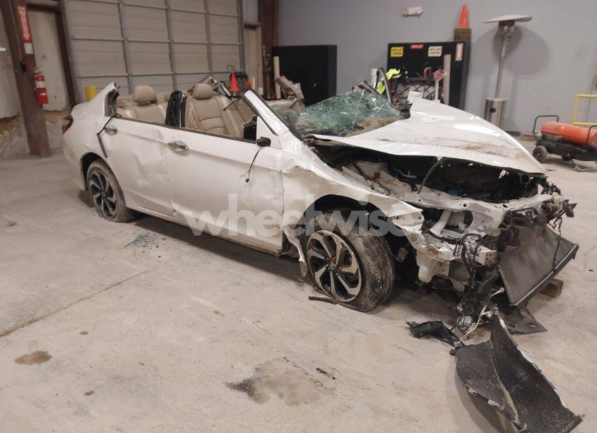 2017 Honda Accord EX-L V6 (VIN 1HGCR3F80HA017387) main photo