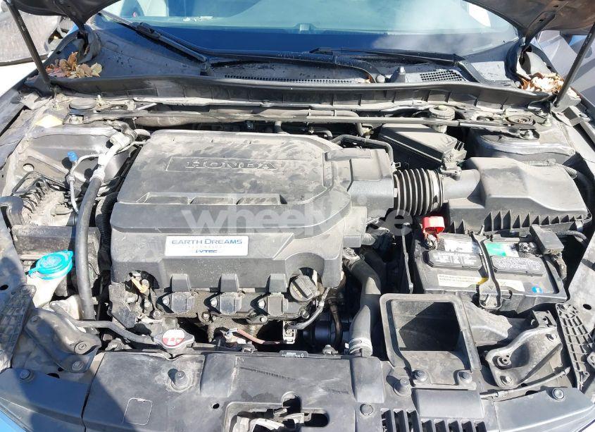 Photo 10 of 2017 Honda Accord EX-L V6 (VIN 1HGCR3F80HA019933)