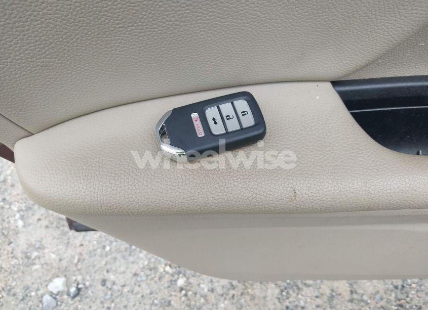 Photo 11 of 2013 Honda Accord EX-L V-6 (VIN 1HGCR3F81DA048772)