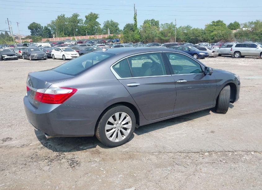 Photo 4 of 2015 Honda Accord EX-L V-6 (VIN 1HGCR3F81FA026533)
