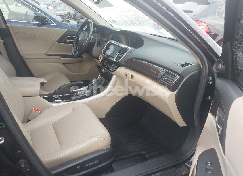 Photo 5 of 2017 Honda Accord EX-L V6 (VIN 1HGCR3F81HA016782)