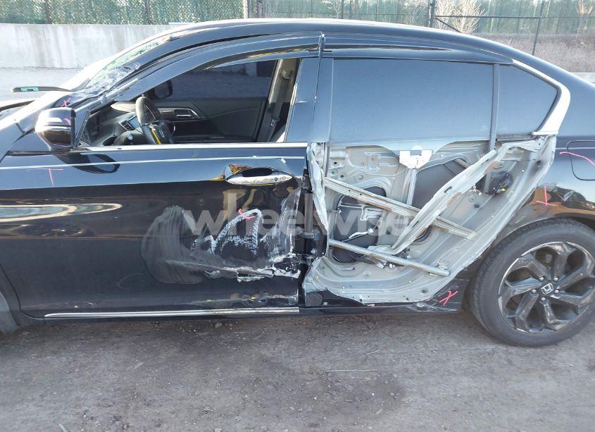 Photo 6 of 2017 Honda Accord EX-L V6 (VIN 1HGCR3F81HA033419)