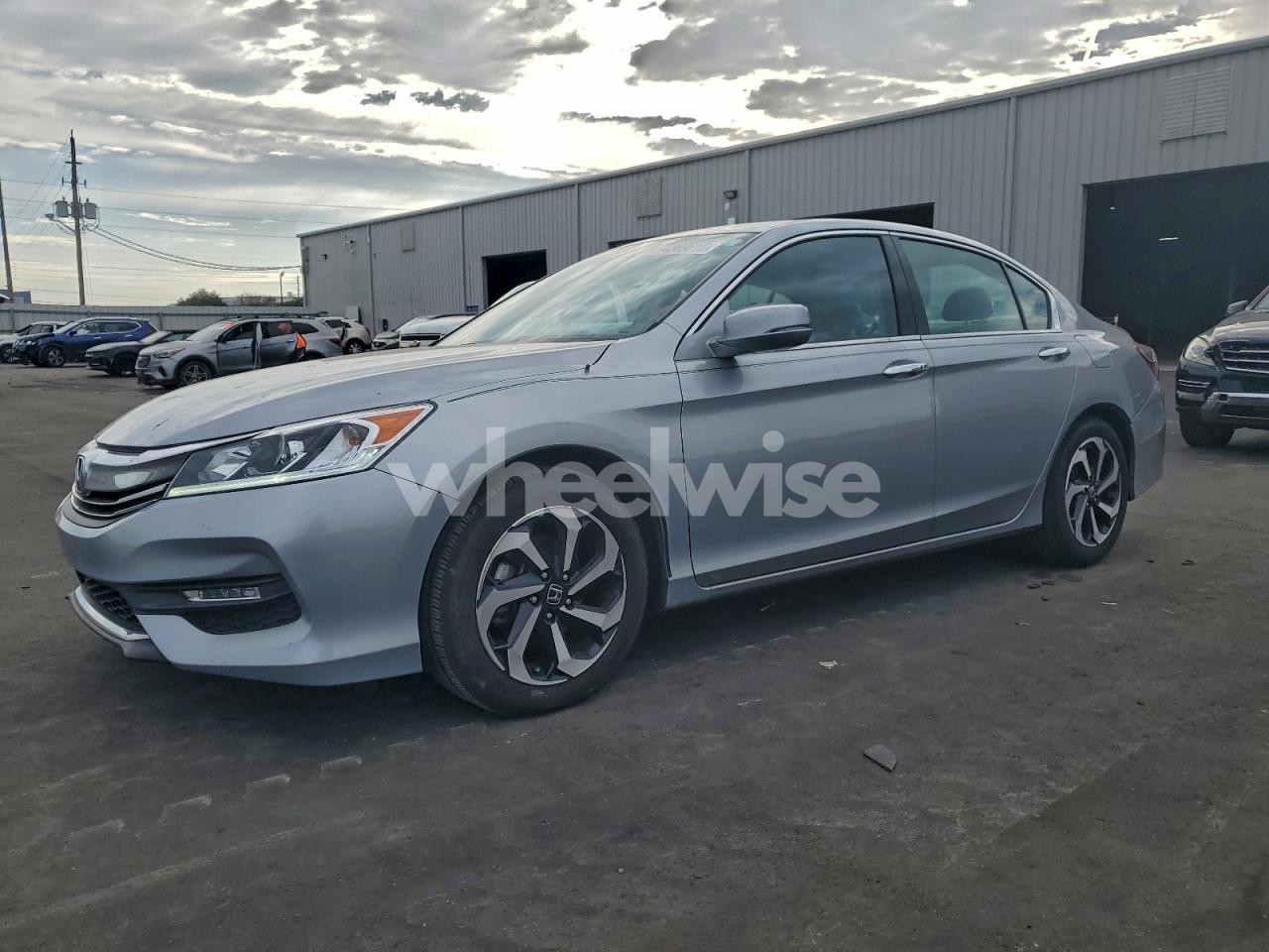 2017 HONDA ACCORD EXL (VIN 1HGCR3F81HA040371) main photo
