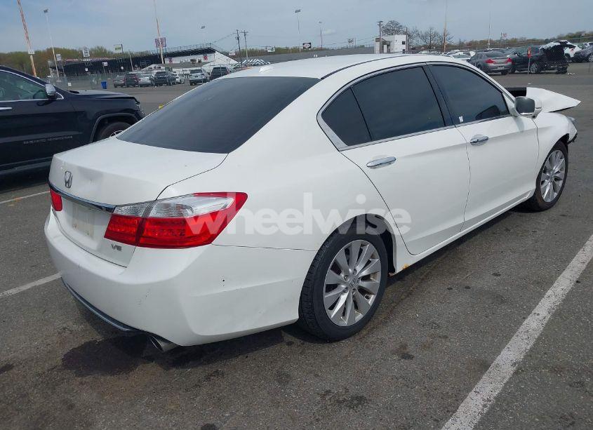Photo 4 of 2013 Honda Accord EX-L V-6 (VIN 1HGCR3F82DA023198)