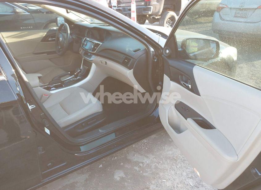 Photo 5 of 2013 Honda Accord EX-L V-6 (VIN 1HGCR3F82DA034198)