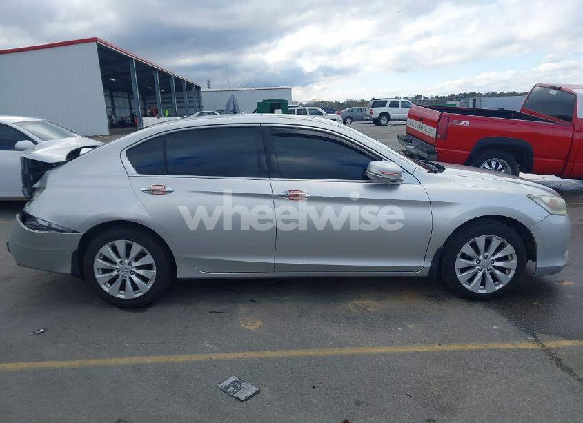 Photo 13 of 2013 Honda Accord EX-L V-6 (VIN 1HGCR3F82DA042883)