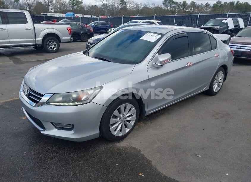 Photo 2 of 2013 Honda Accord EX-L V-6 (VIN 1HGCR3F82DA042883)