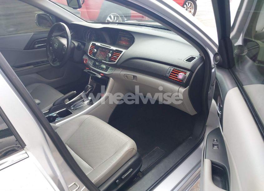 Photo 5 of 2013 Honda Accord EX-L V-6 (VIN 1HGCR3F82DA042883)