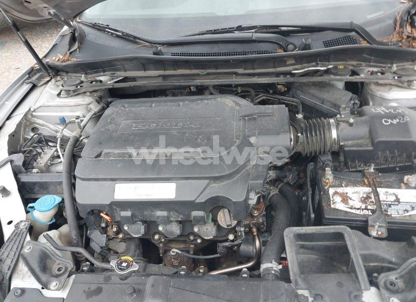 Photo 10 of 2014 Honda Accord EX-L V-6 (VIN 1HGCR3F82EA003521)