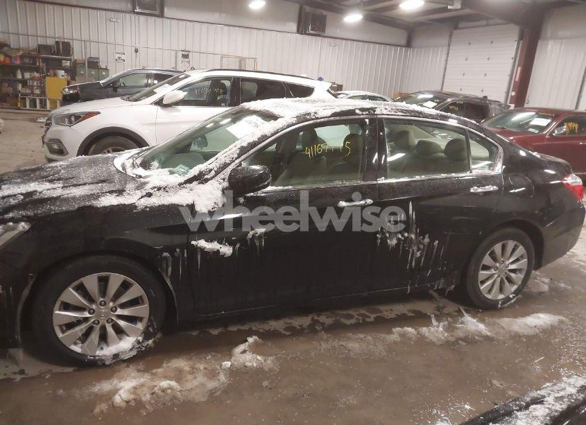 Photo 14 of 2014 Honda Accord EX-L V-6 (VIN 1HGCR3F82EA034820)