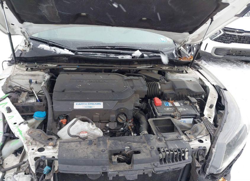 Photo 10 of 2015 Honda Accord EX-L V-6 (VIN 1HGCR3F82FA006260)