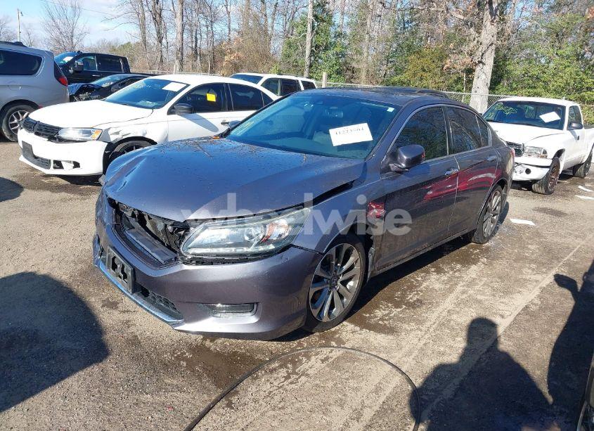 Photo 2 of 2015 Honda Accord EX-L V-6 (VIN 1HGCR3F82FA031708)