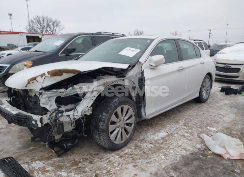 Photo 2 of 2015 Honda Accord EX-L V-6 (VIN 1HGCR3F82FA037590)