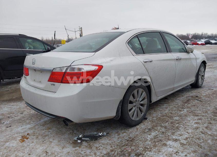 Photo 4 of 2015 Honda Accord EX-L V-6 (VIN 1HGCR3F82FA037590)