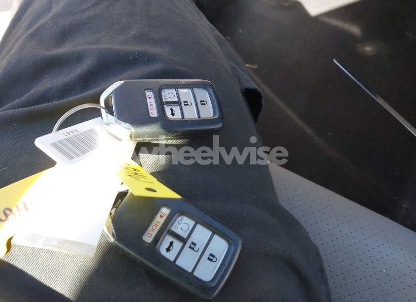 Photo 11 of 2017 Honda Accord EX-L V6 (VIN 1HGCR3F82HA010019)