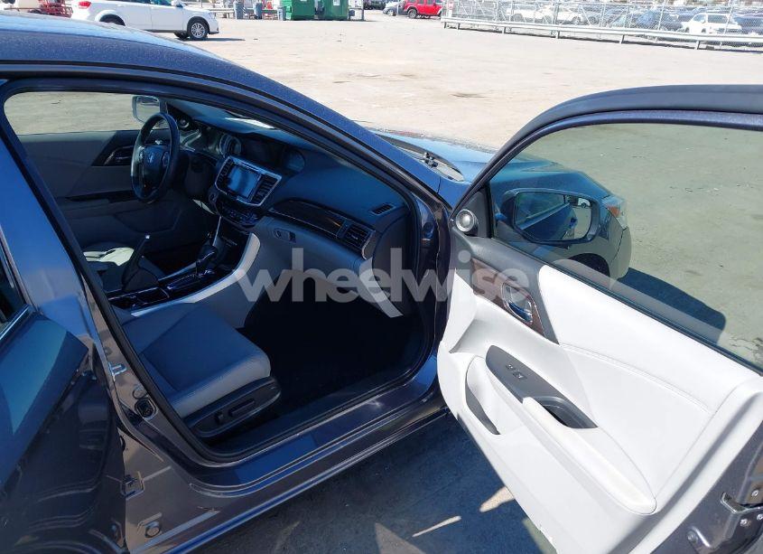 Photo 5 of 2017 Honda Accord EX-L V6 (VIN 1HGCR3F82HA010019)