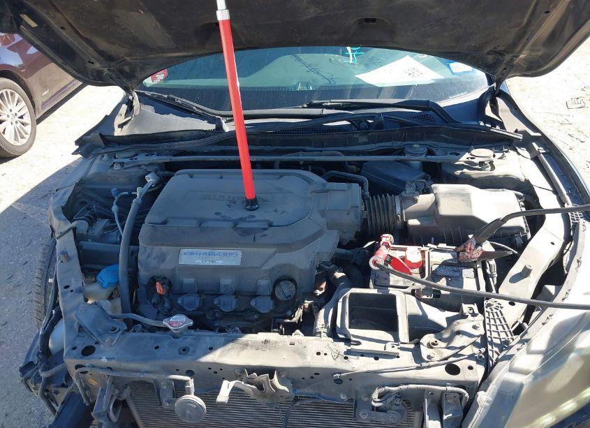 Photo 10 of 2013 Honda Accord EX-L V-6 (VIN 1HGCR3F83DA037143)