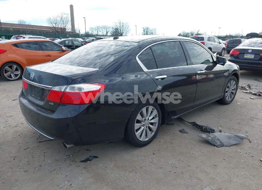 Photo 4 of 2015 Honda Accord EX-L V-6 (VIN 1HGCR3F83FA006767)