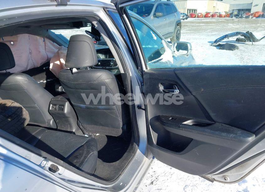 Photo 8 of 2015 Honda Accord EX-L V-6 (VIN 1HGCR3F83FA025027)