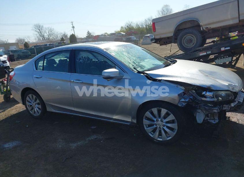 Photo 14 of 2015 Honda Accord EX-L V-6 (VIN 1HGCR3F83FA028431)