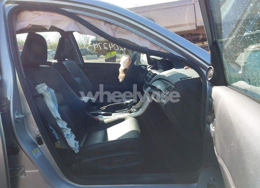 Photo 5 of 2015 Honda Accord EX-L V-6 (VIN 1HGCR3F83FA028431)