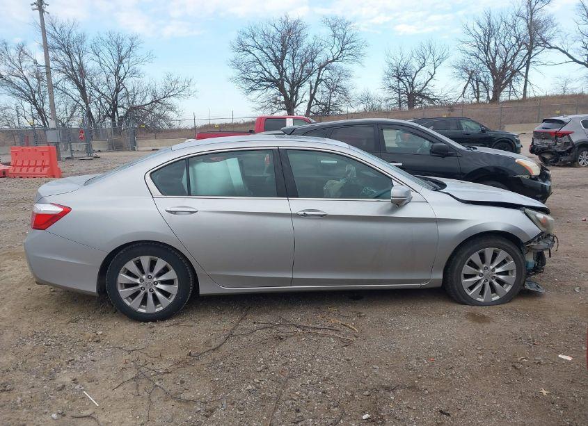 Photo 14 of 2015 Honda Accord EX-L V-6 (VIN 1HGCR3F83FA033001)