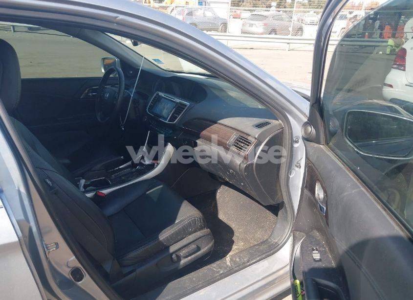 Photo 5 of 2017 Honda Accord EX-L V6 (VIN 1HGCR3F83HA004696)